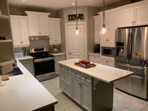 A fully furnished kitchen